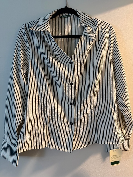 HALARA Tops - HALARA Black and White Striped Button-Up Top